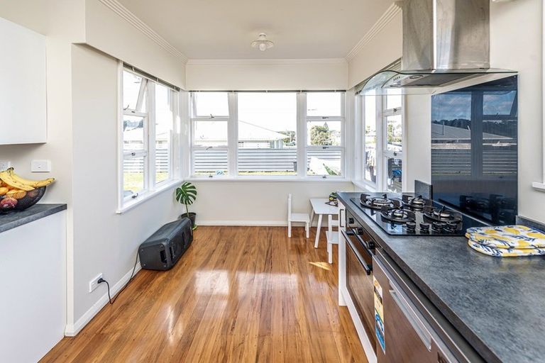Photo of property in 6 Glenn Street, Castlecliff, Whanganui, 4501