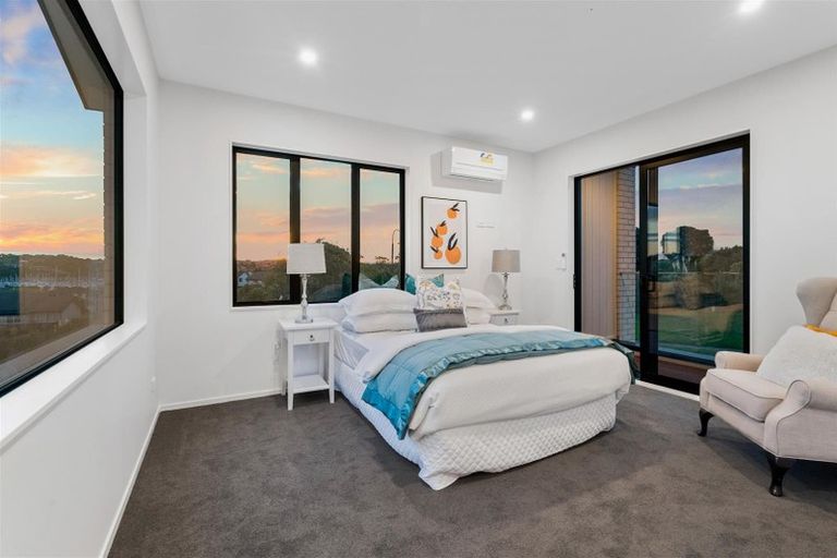 Photo of property in 100 Parkview Drive, Gulf Harbour, Whangaparaoa, 0930
