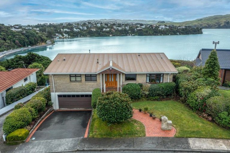 Photo of property in 17 Bosun Terrace, Whitby, Porirua, 5024