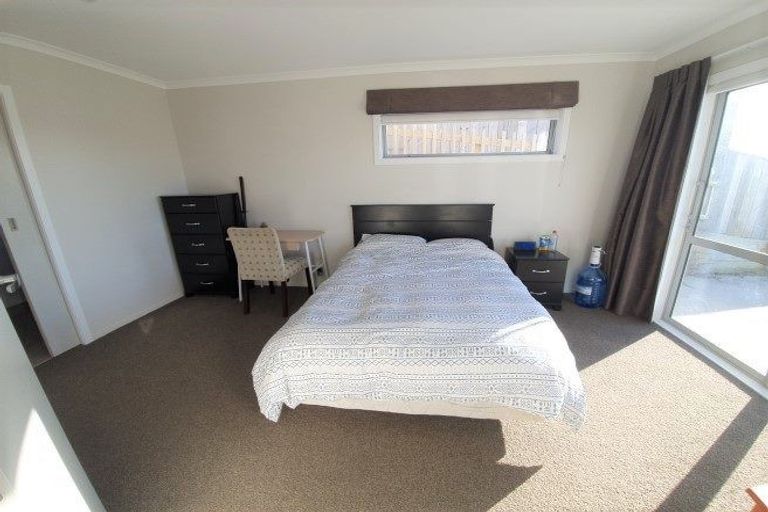 Photo of property in 9 Madeira Close, Whitby, Porirua, 5024