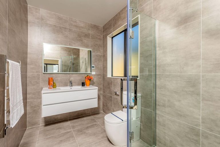 Photo of property in 3 Vintry Drive, Kumeu, 0810