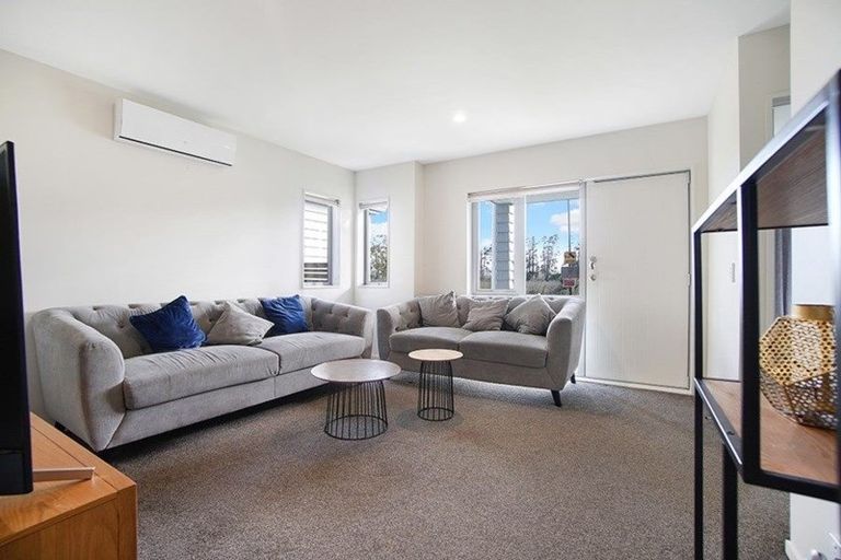 Photo of property in 15 Divide Loop, Takanini, 2112