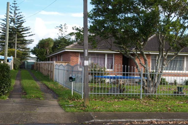 Photo of property in 80 Hallberry Road, Mangere East, Auckland, 2024