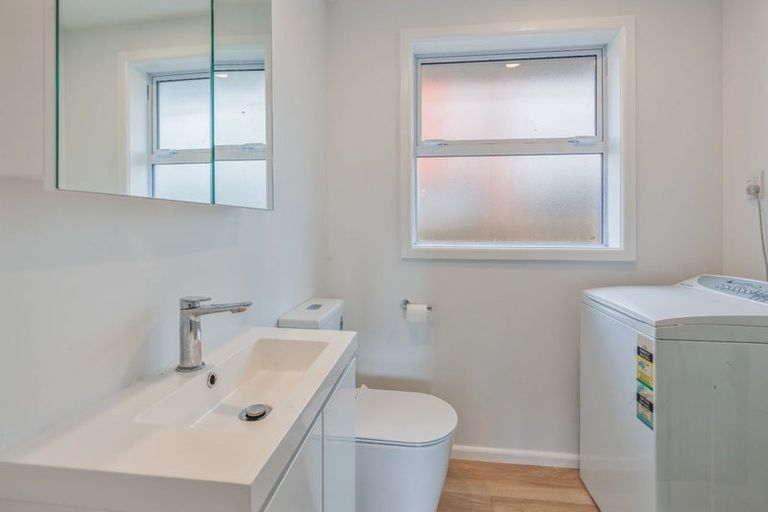 Photo of property in 2/98 Mathesons Road, Phillipstown, Christchurch, 8011