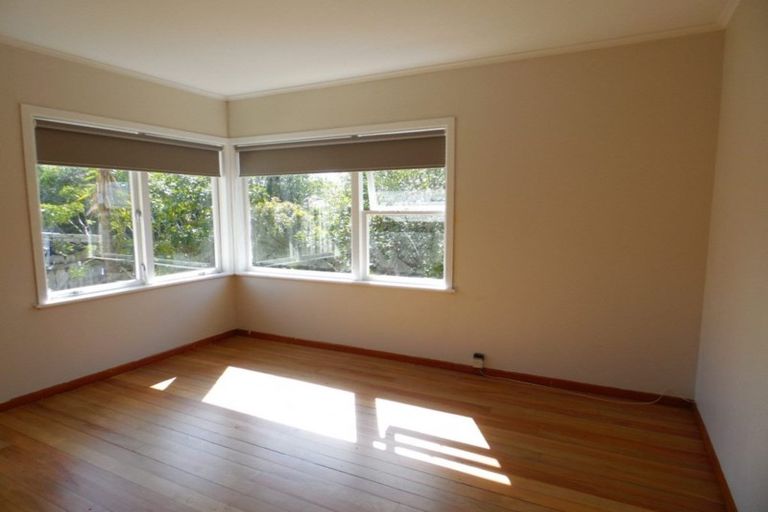 Photo of property in 81 Royal View Road, Te Atatu South, Auckland, 0610
