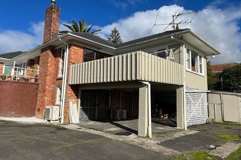 Photo of property in 1/165 Titirangi Road, New Lynn, Auckland, 0600