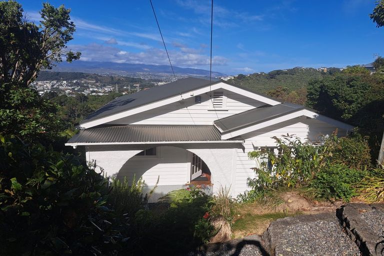 Photo of property in 13 Highbury Crescent, Highbury, Wellington, 6012