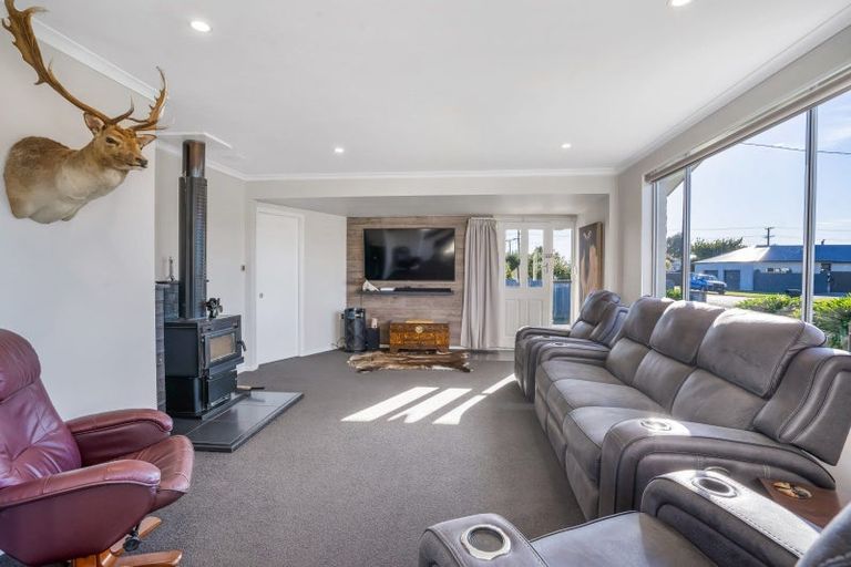 Photo of property in 9 Anne Street, Winton, 9720