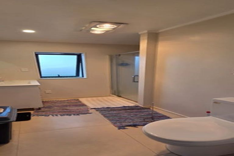 Photo of property in 19 Barrys Road, Glendene, Auckland, 0602