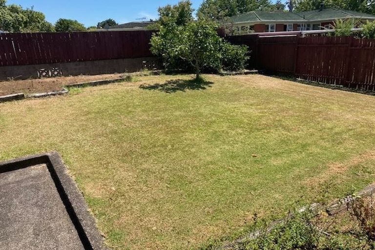 Photo of property in 38 Glenmore Road, Sunnyhills, Auckland, 2010