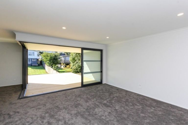 Photo of property in 5 Mackillop Way, Brooklands, New Plymouth, 4310