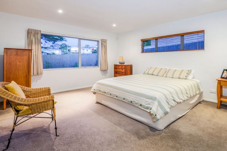 Photo of property in 103m Glengarry Road, Glen Eden, Auckland, 0602