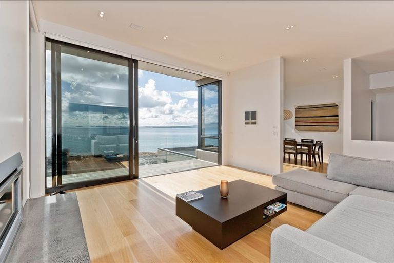 Photo of property in 33 Kitchener Road, Takapuna, Auckland, 0622