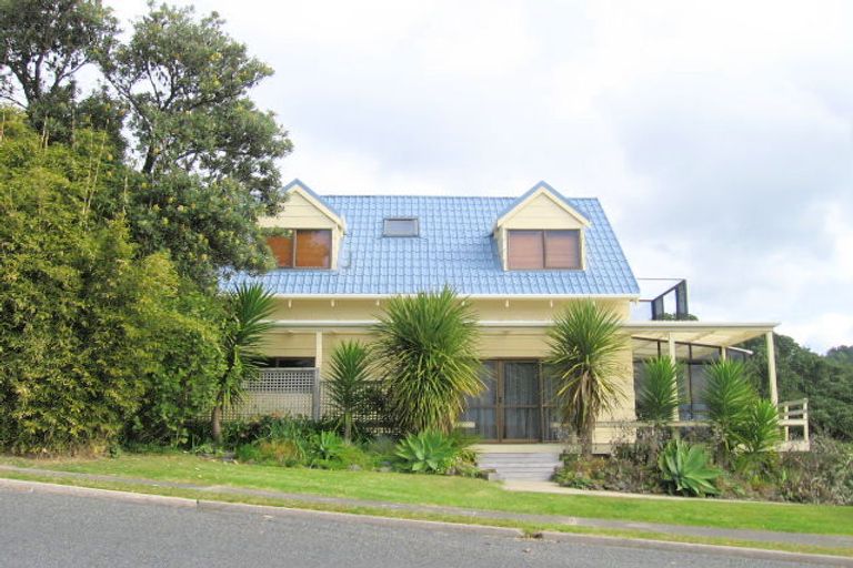 Photo of property in 334 Onemana Drive, Onemana, Whangamata, 3691