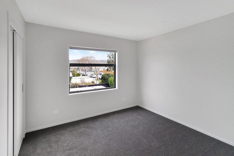 Photo of property in 137 Whites Line East, Waiwhetu, Lower Hutt, 5010