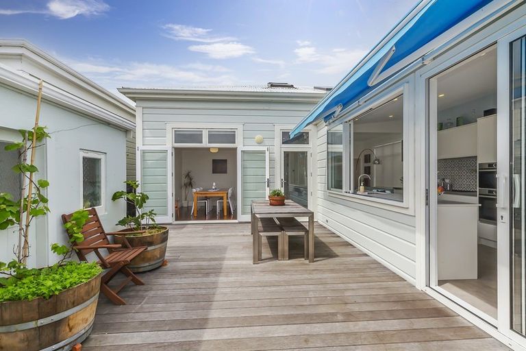 Photo of property in 9 Harper Street, Newtown, Wellington, 6021