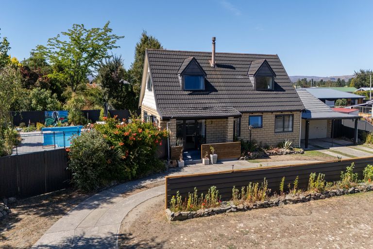 Photo of property in 17 Dunstan Street, Clyde, 9330