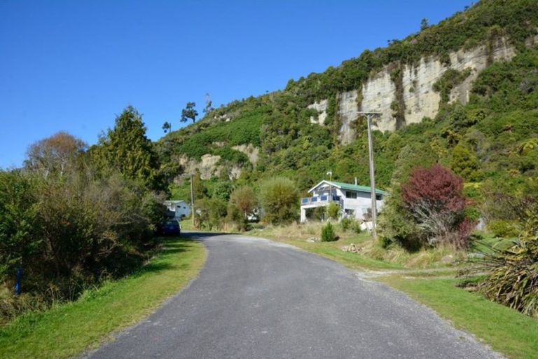Photo of property in 13 Nikau Heights, Little Wanganui, Karamea, 7893