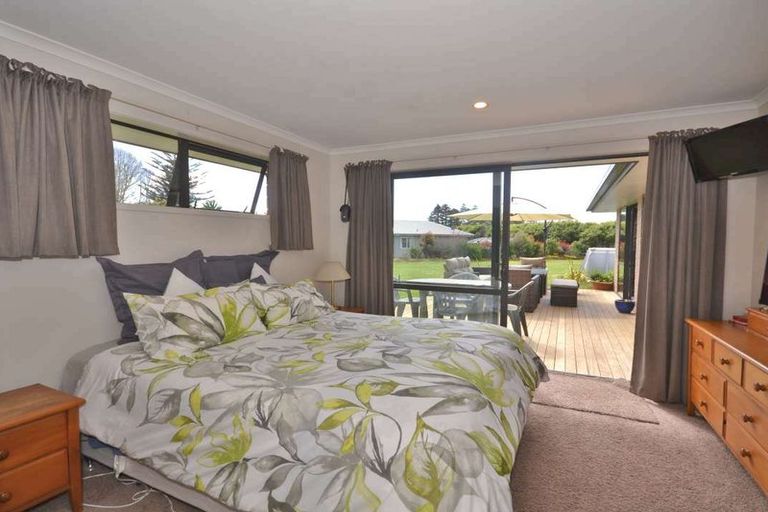 Photo of property in 10 Kotare Heights, Kerikeri, 0230