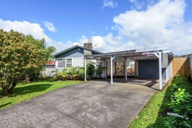 Photo of property in 21 Minaret Drive, Bucklands Beach, Auckland, 2014