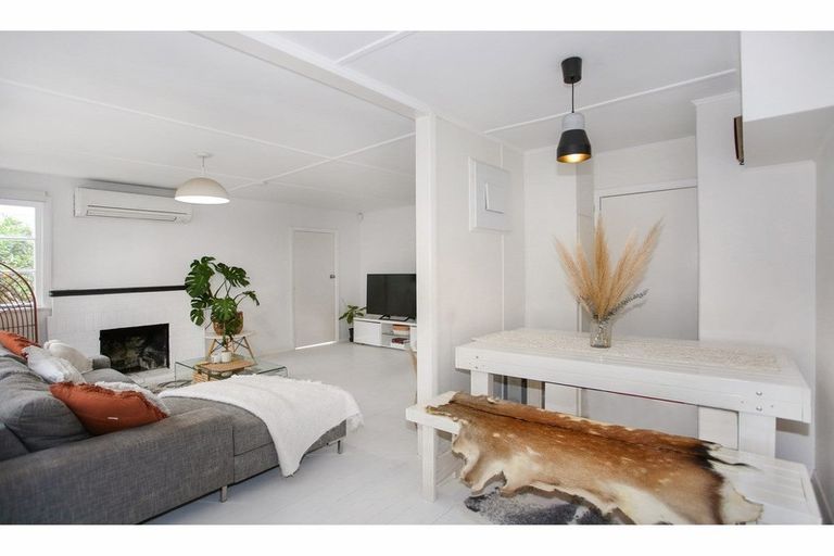 Photo of property in 43 Takanini Road, Takanini, 2112