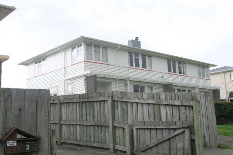 Photo of property in 4 Takatimu Way, Johnsonville, Wellington, 6037