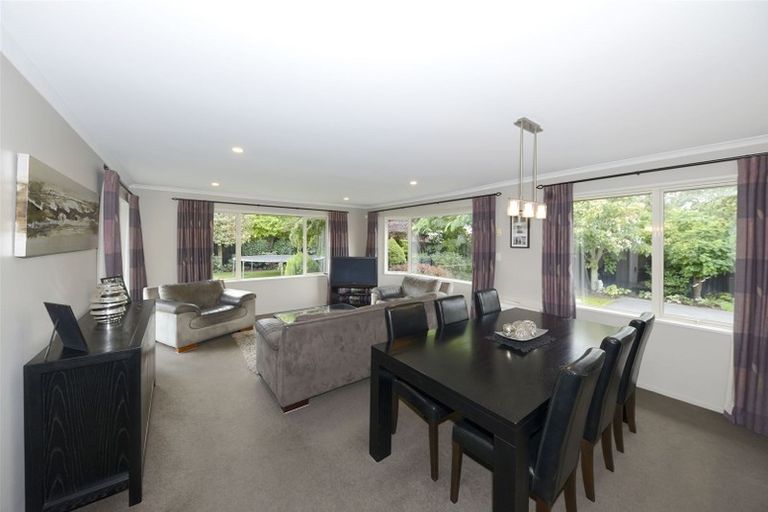 Photo of property in 11 Chateau Drive, Burnside, Christchurch, 8053