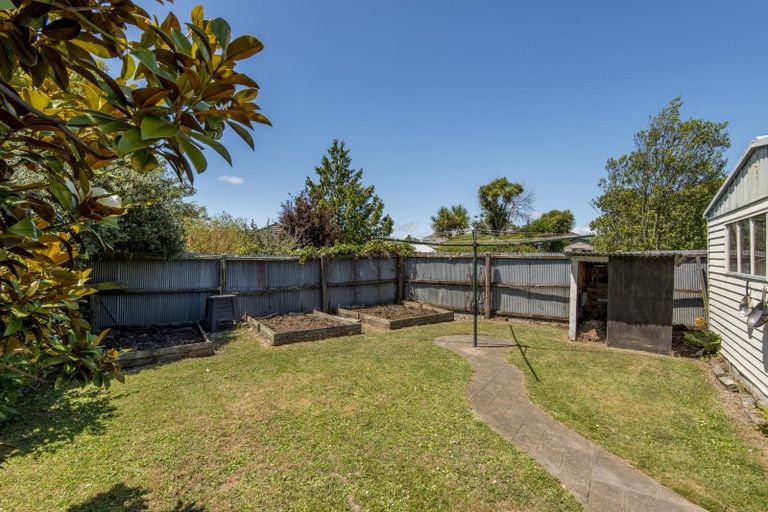 Photo of property in 52 Lambeth Crescent, Redwood, Christchurch, 8051