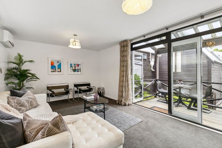 Photo of property in 90 Majoribanks Street, Mount Victoria, Wellington, 6011