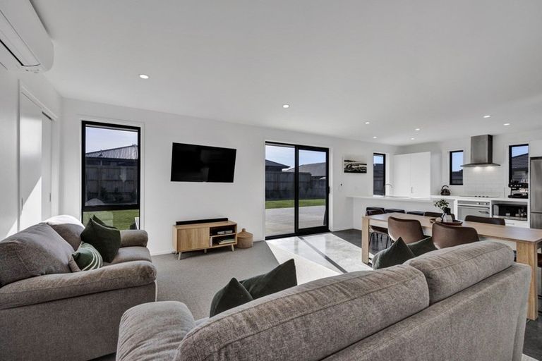 Photo of property in 27 Horoatua Street, Bell Block, New Plymouth, 4312