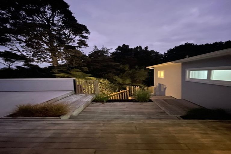 Photo of property in 17 Wernham Place, Northcote, Auckland, 0626