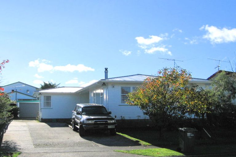 Photo of property in 4 Karamea Grove, Wainuiomata, Lower Hutt, 5014