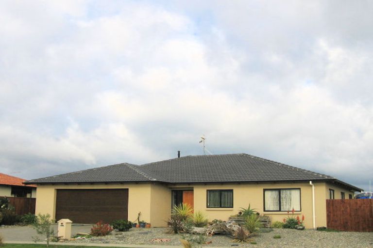 Photo of property in 18 Central Park, Paraparaumu Beach, Paraparaumu, 5032