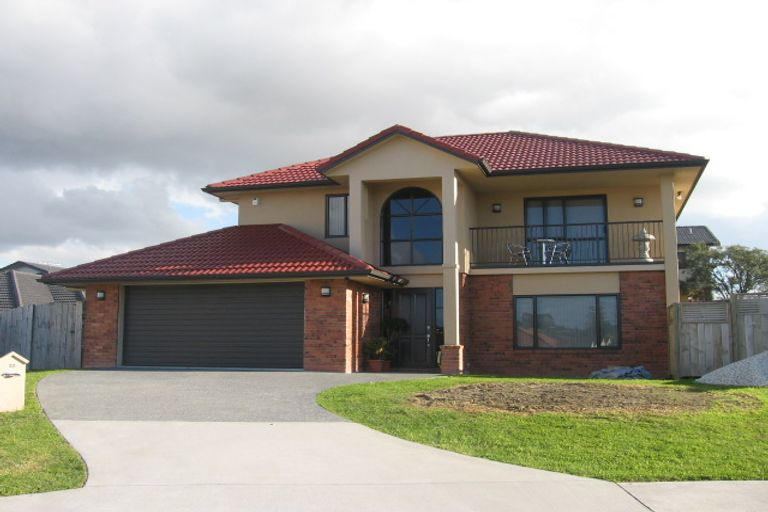 Photo of property in 22 Ballydonegan Rise, East Tamaki, Auckland, 2013
