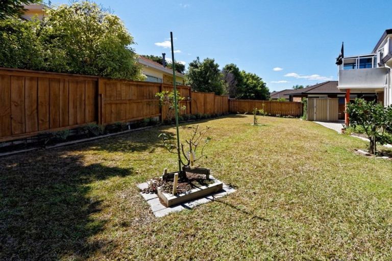 Photo of property in 1/62 Whiting Grove, West Harbour, Auckland, 0618