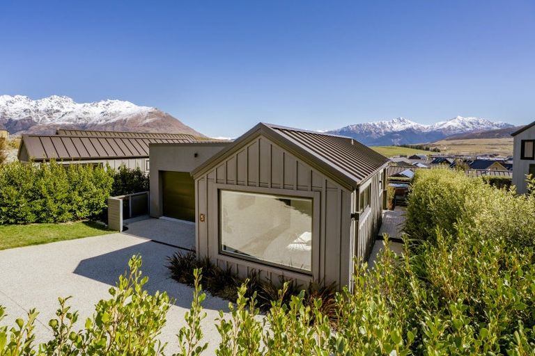 Photo of property in 5 Glenelg Lane, Jacks Point, 9371