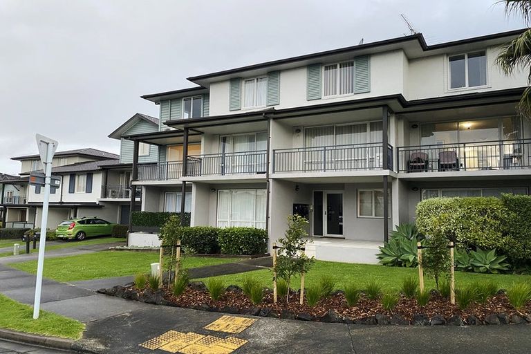 Photo of property in 4/1 Opito Way, East Tamaki, Auckland, 2013