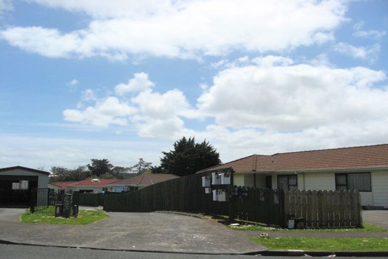Photo of property in 35 Finlayson Avenue, Clendon Park, Auckland, 2103