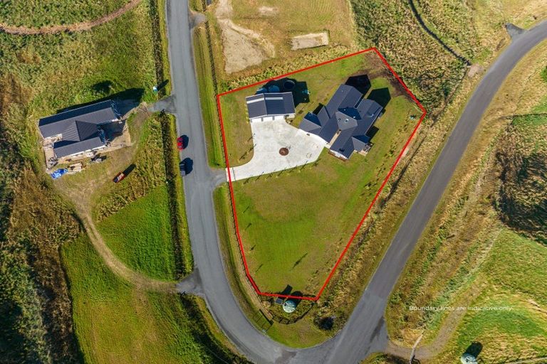 Photo of property in 2 Olsen Place, Kinloch, Taupo, 3385