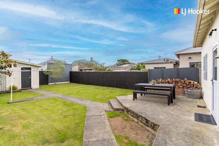Photo of property in 10 Hargest Crescent, Saint Kilda, Dunedin, 9012