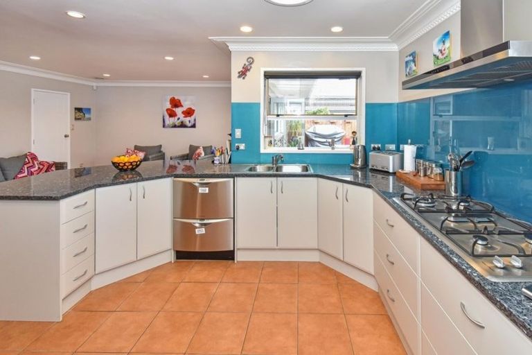 Photo of property in 9 Beaumaris Way, Conifer Grove, Takanini, 2112