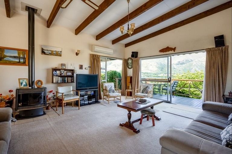 Photo of property in 50 Beacon Point Road, Wanaka, 9305