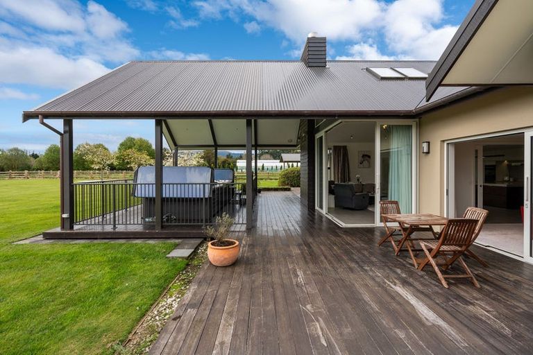 Photo of property in 100 Wingatui Road, Mosgiel, 9024