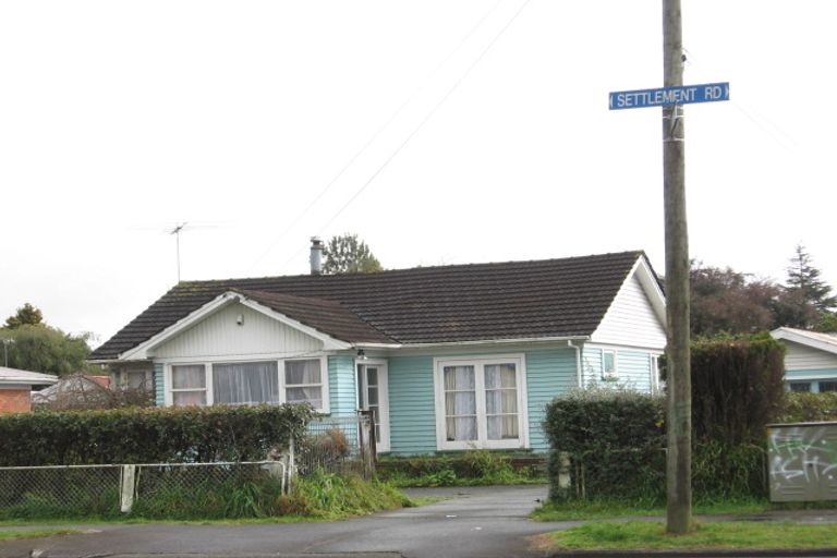 Photo of property in 2/70 Settlement Road, Papakura, 2110