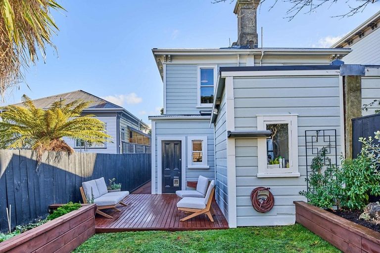 Photo of property in 99 Brougham Street, Mount Victoria, Wellington, 6011