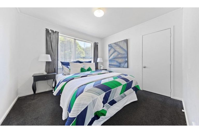 Photo of property in 28 Burbank Avenue, Manurewa, Auckland, 2102