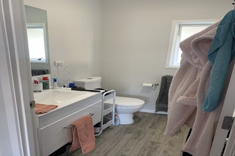 Photo of property in 8 Ngarue Place, Waitara, 4320