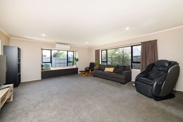 Photo of property in 23 Walnut Grove, Kelvin Grove, Palmerston North, 4414