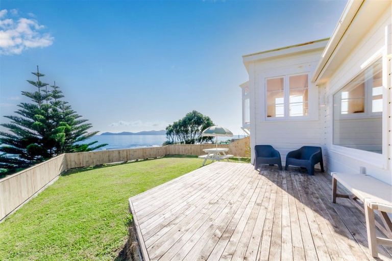 Photo of property in 37 Aperahama Street, Paekakariki, 5034