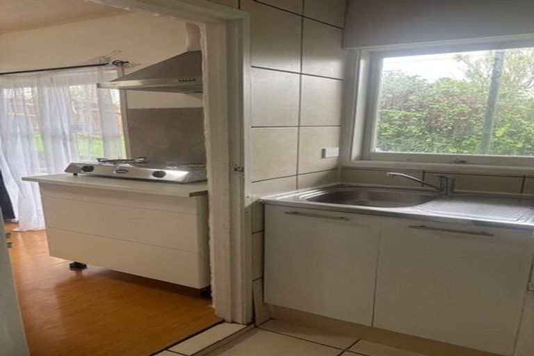 Photo of property in 1/23 Woodcote Drive, Glenfield, Auckland, 0629